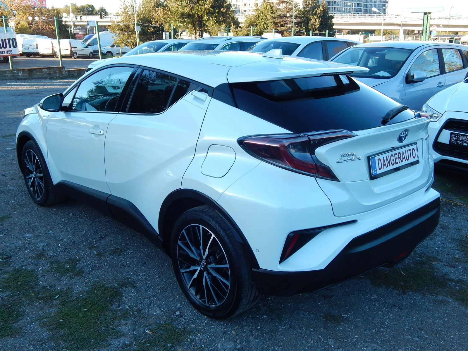 Toyota C-HR 1.8-HYBRID* TOП* FULL*  - изображение 6