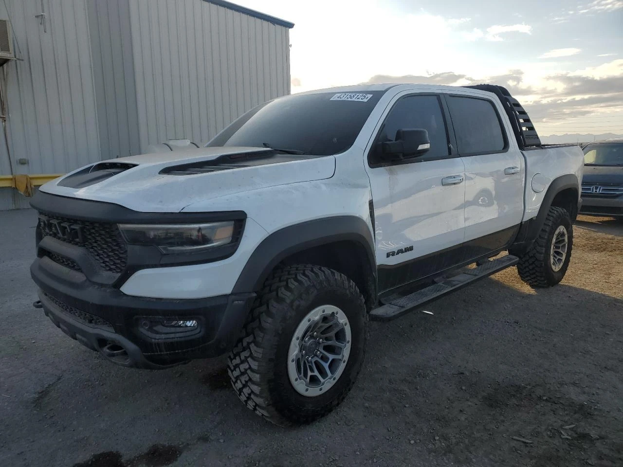 Dodge RAM 1500 TRX 6. 2L V8 702кс 4х4 - изображение 2