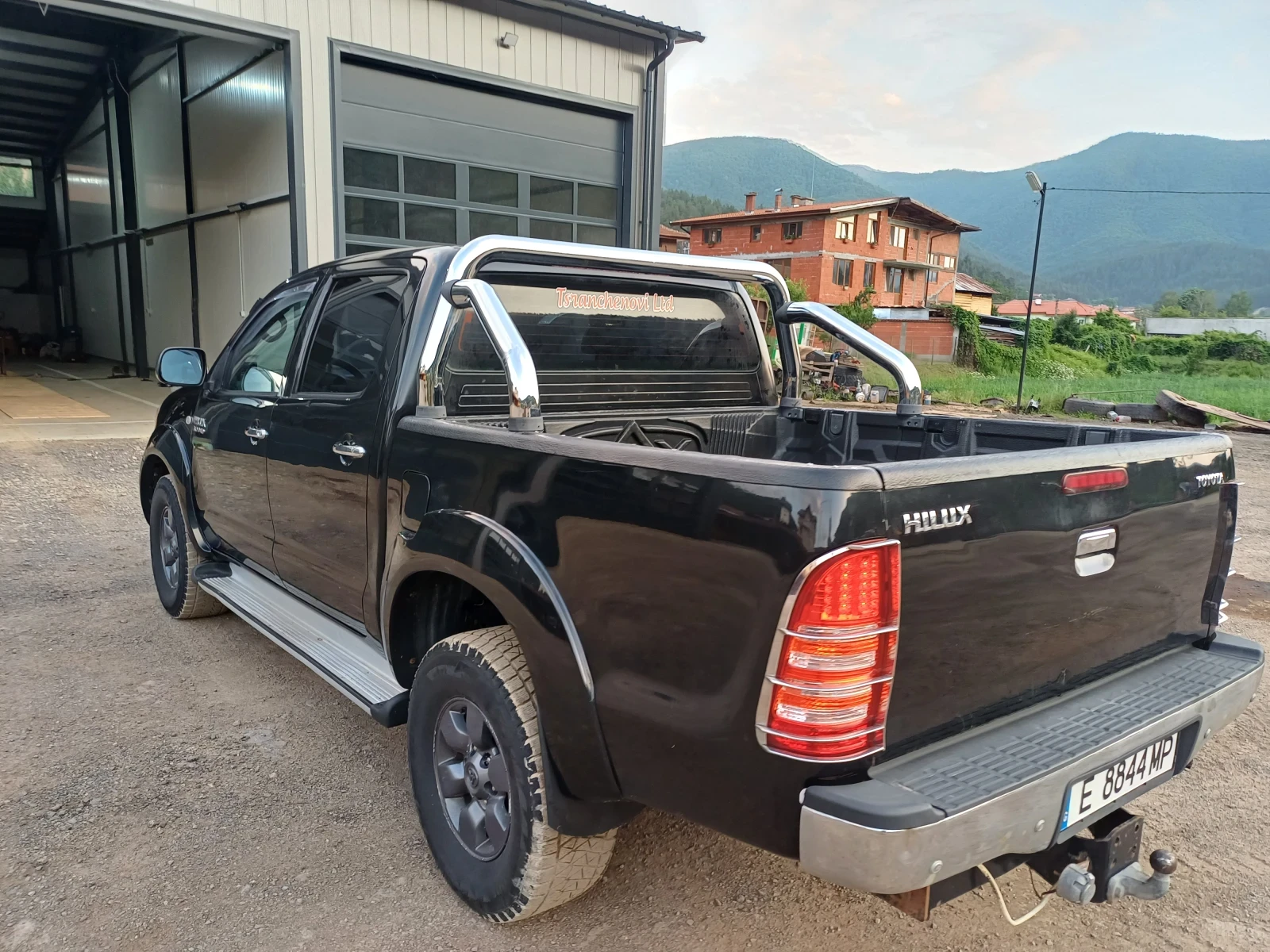 Toyota Hilux 3.0 D4D 171 Автоматик - изображение 6