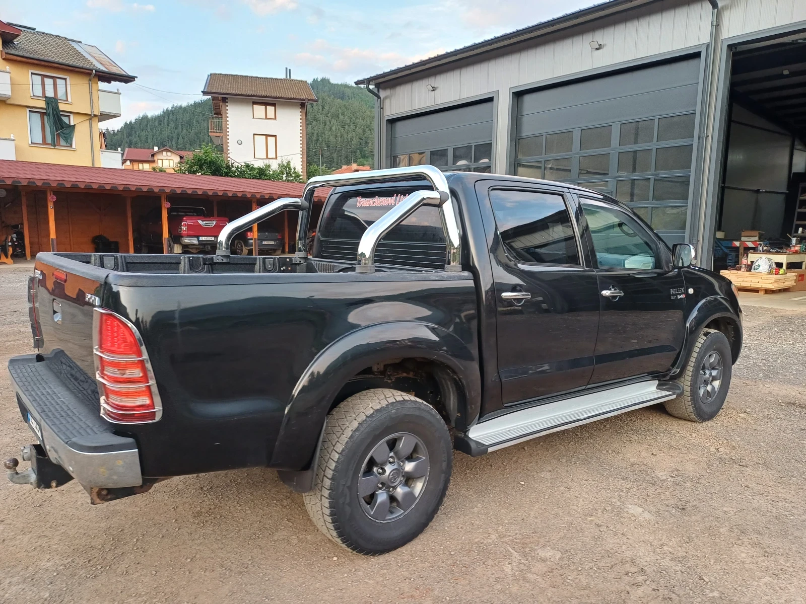 Toyota Hilux 3.0 D4D 171 Автоматик - изображение 5