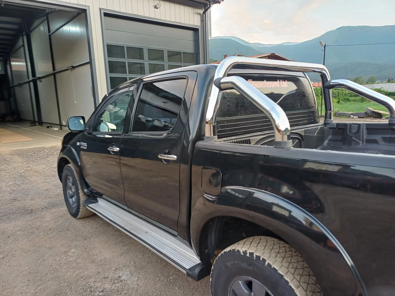 Toyota Hilux 3.0 D4D 171 Автоматик - изображение 7