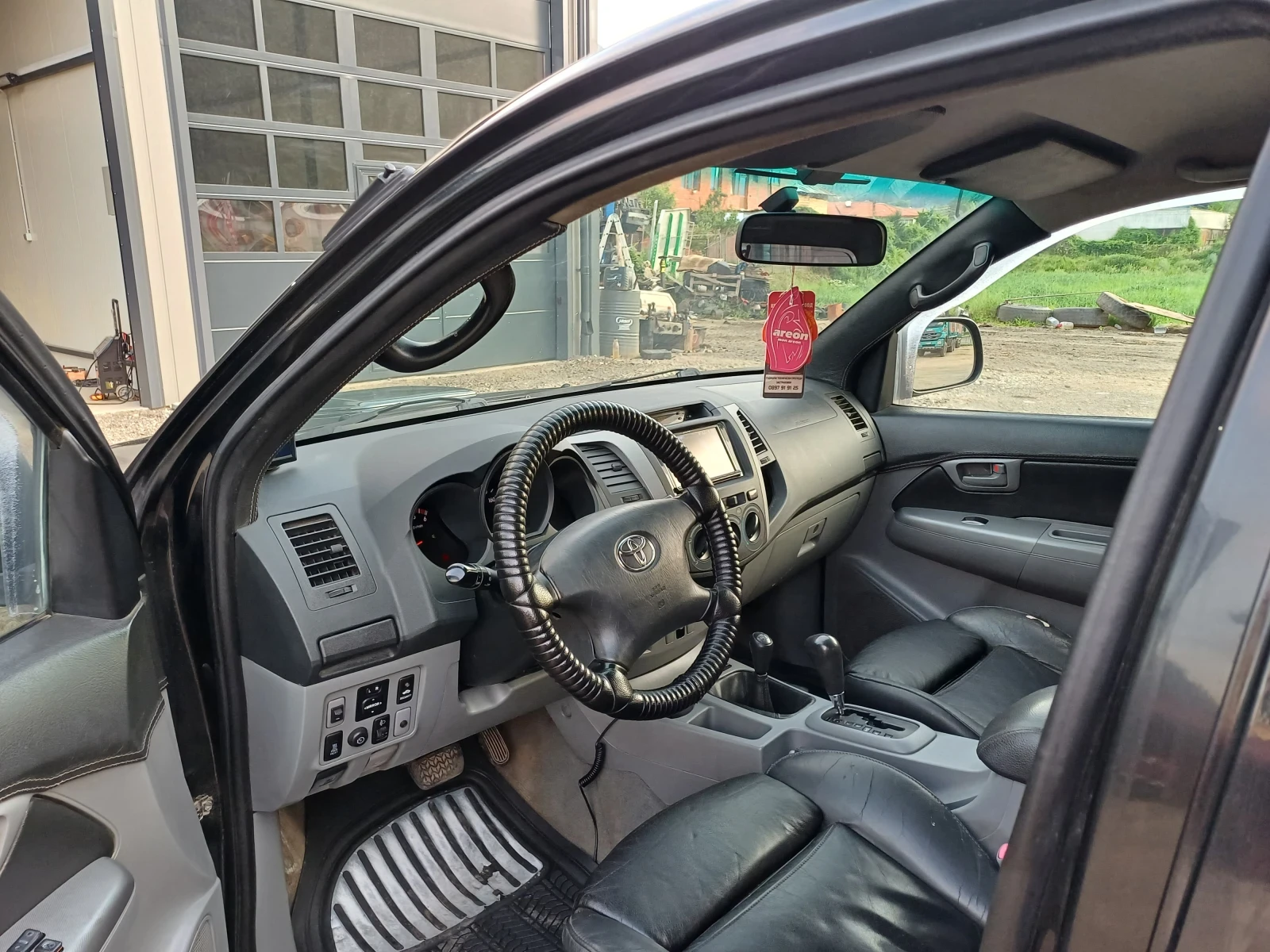 Toyota Hilux 3.0 D4D 171 Автоматик - изображение 8