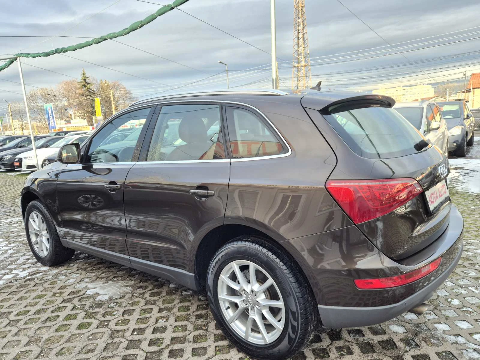 Audi Q5 2.0i-QUATTRO-116.000km-РЕАЛНИ - изображение 2