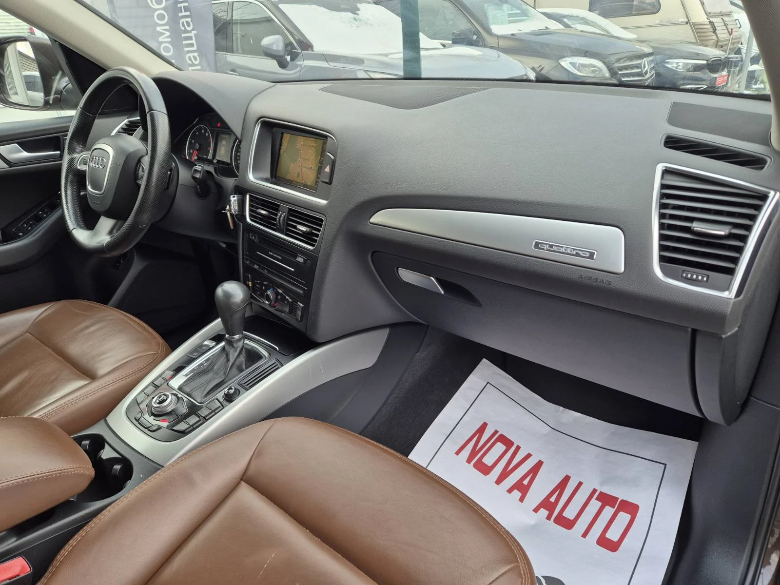 Audi Q5 2.0i-QUATTRO-116.000km-РЕАЛНИ - изображение 10