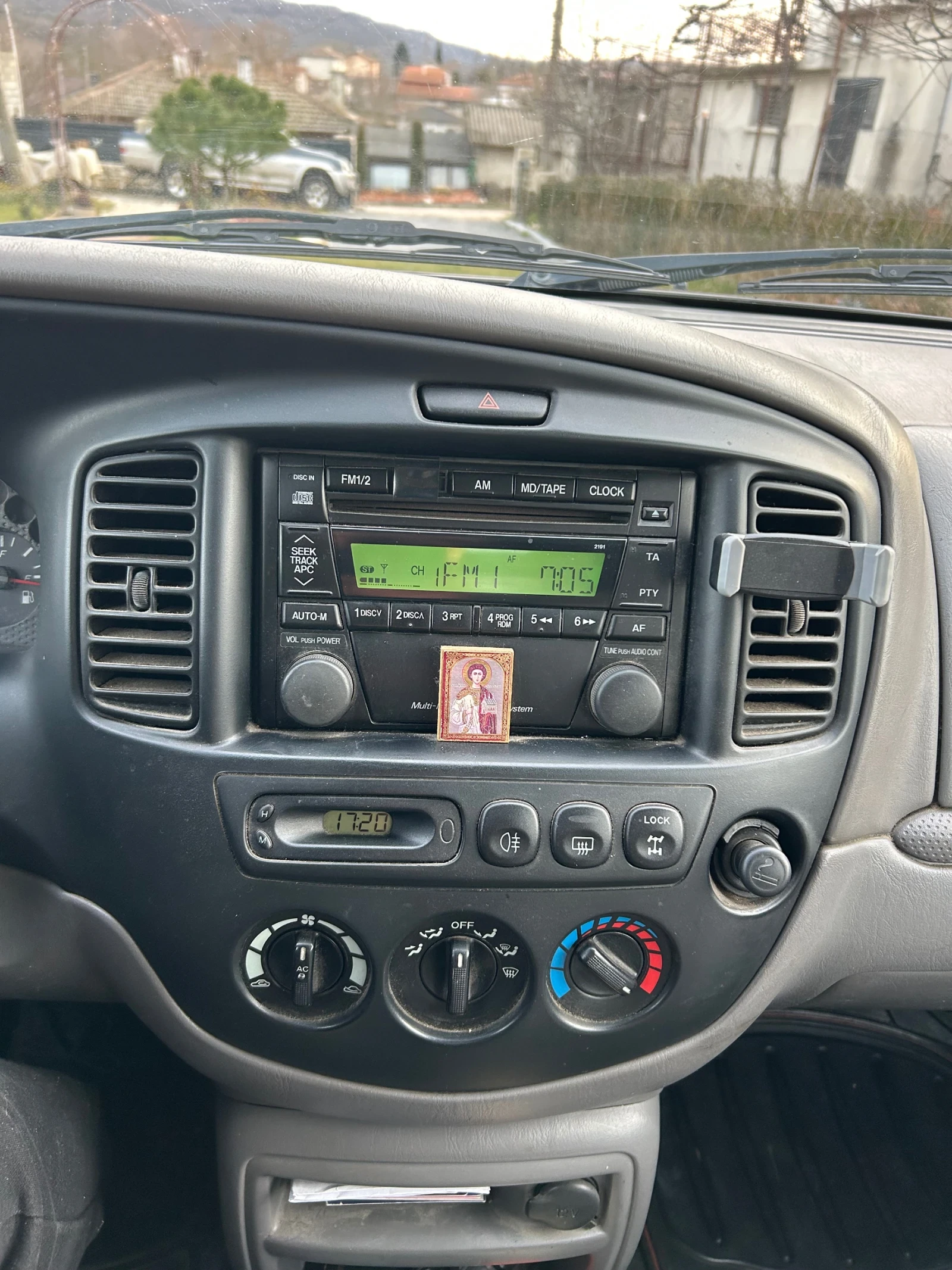 Mazda Tribute 2.0, снимка 9 - Автомобили и джипове - 53905575