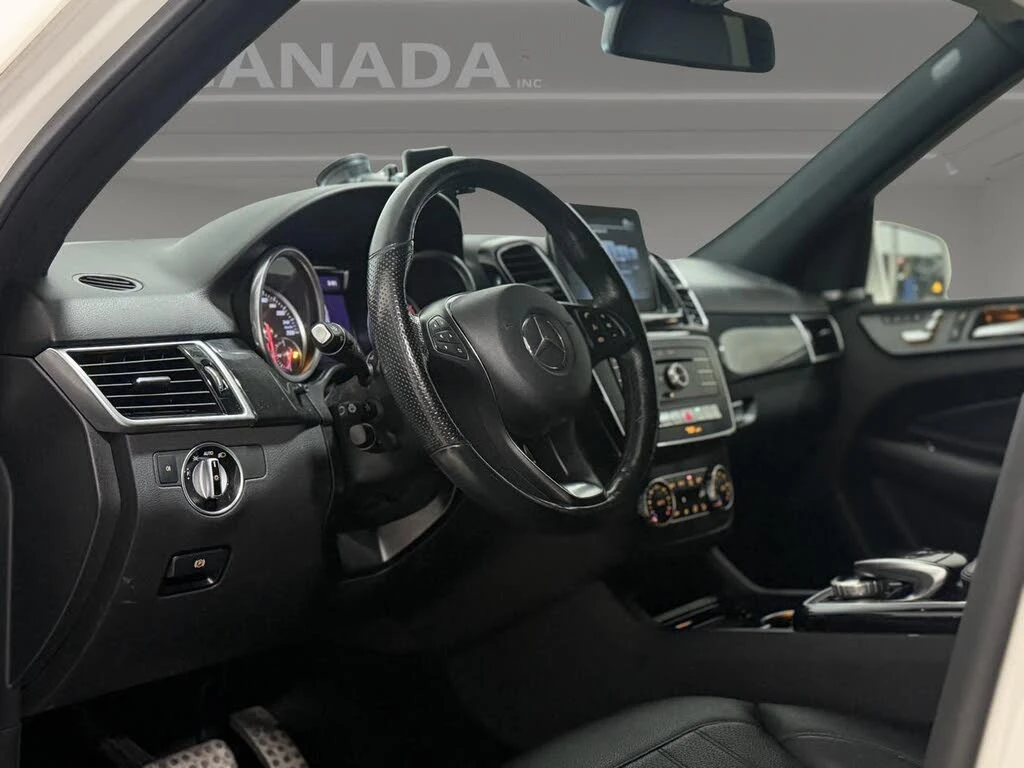 Mercedes-Benz GLE 400 4MATIC* 360* PANO* ФИКСИРАНА ЦЕНА* , снимка 14 - Автомобили и джипове - 54932395