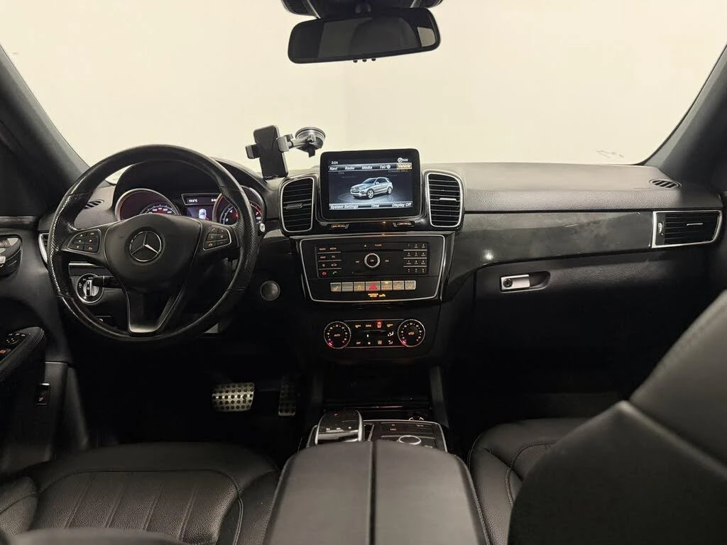Mercedes-Benz GLE 400 4MATIC* 360* PANO* ФИКСИРАНА ЦЕНА* , снимка 9 - Автомобили и джипове - 54932395
