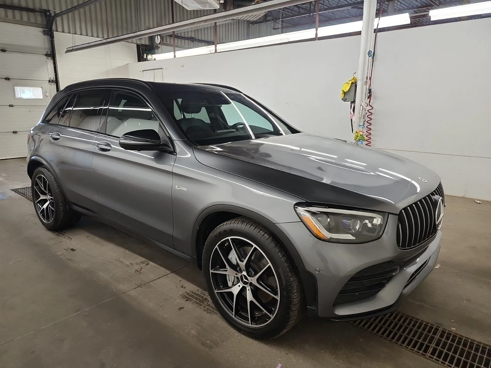 Mercedes-Benz GLC 43 AMG 4MATIC SUV  CARFAX, снимка 3 - Автомобили и джипове - 56017705