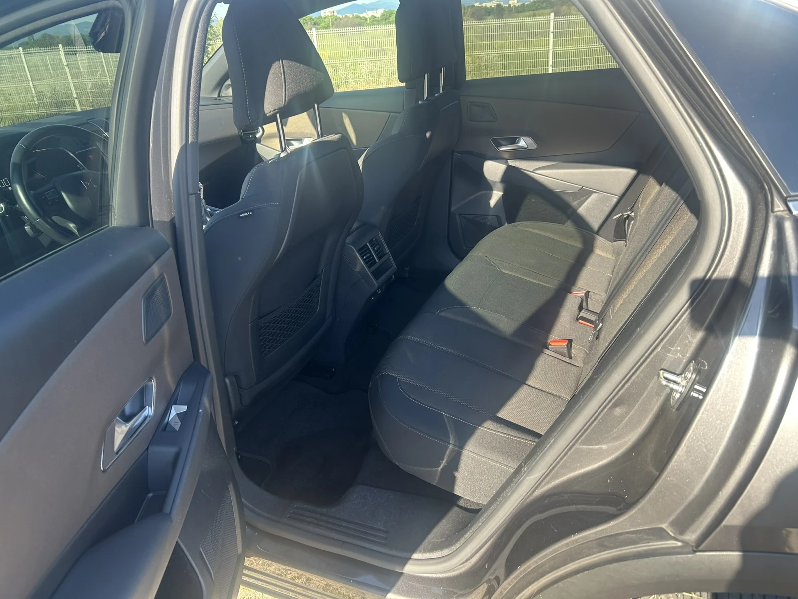 Citroen DS 7 Crossback 1.2 PureTech 131/Manual/Be Chic/EURO 6, снимка 12 - Автомобили и джипове - 56171900