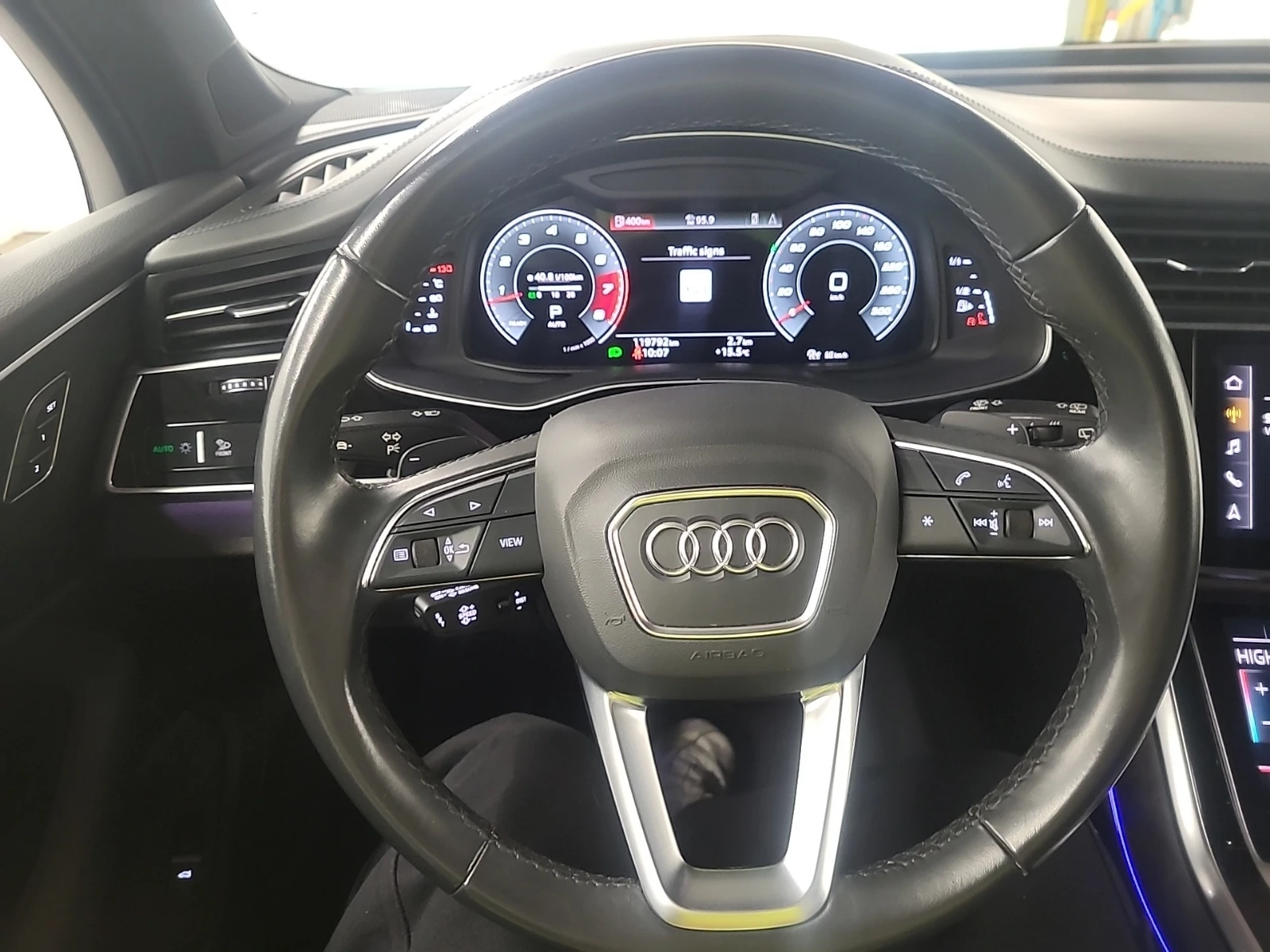 Audi Q7 Technik 55 TFSI quattro | HUD | 7 места, снимка 12 - Автомобили и джипове - 56225311