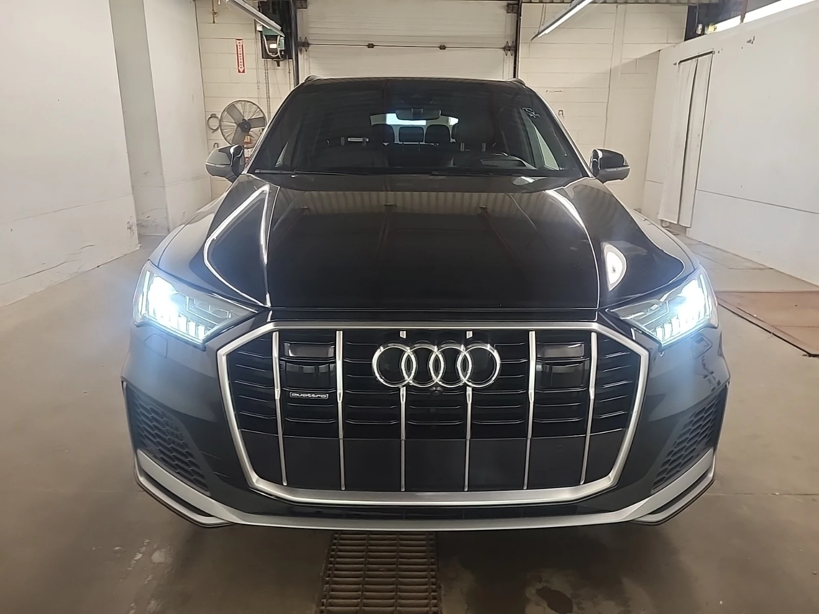 Audi Q7 Technik 55 TFSI quattro | HUD | 7 места, снимка 5 - Автомобили и джипове - 56225311