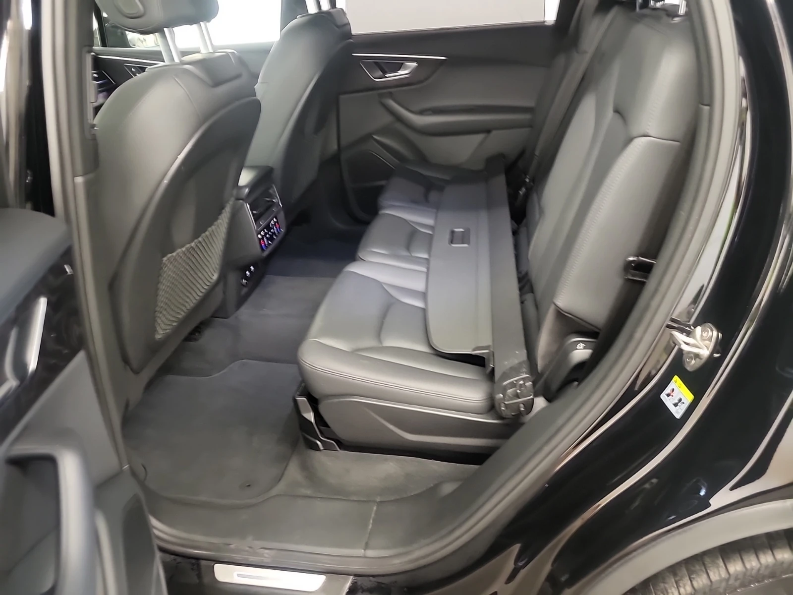 Audi Q7 Technik 55 TFSI quattro | HUD | 7 места, снимка 11 - Автомобили и джипове - 56225311