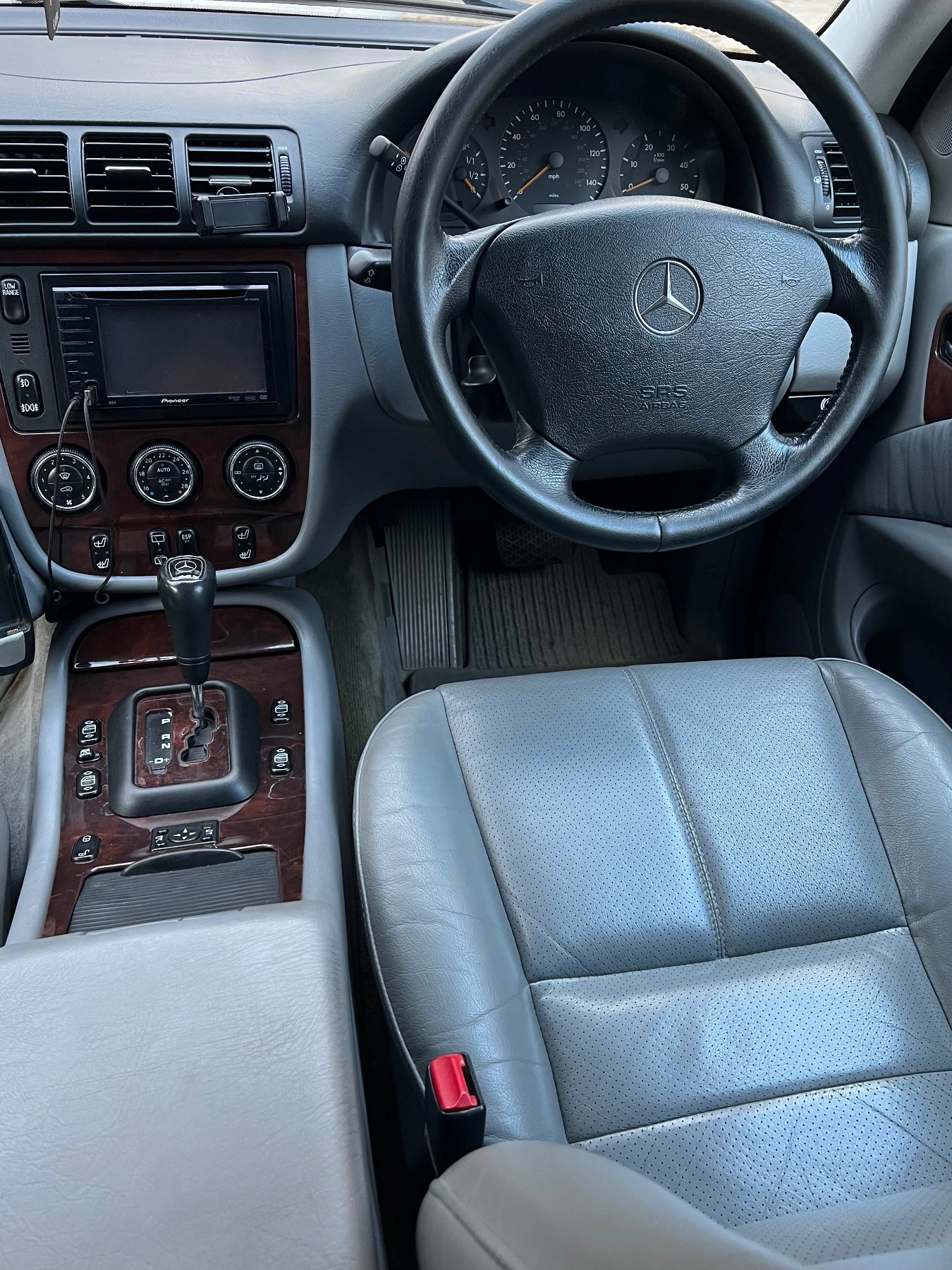Mercedes-Benz ML 270 2.7 CDI- ML 270 CDI, снимка 13 - Автомобили и джипове - 56736352