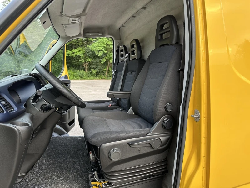 Iveco 35S18 3.0L* HI-MATIC* КЛИМА* CР.БАЗА с НАДСТРОЙКА, снимка 9 - Бусове и автобуси - 49716134
