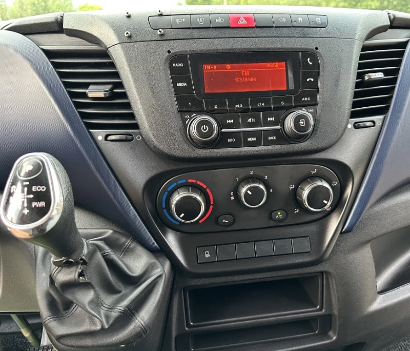 Iveco 35S18 3.0L* HI-MATIC* КЛИМА* CР.БАЗА с НАДСТРОЙКА, снимка 12 - Бусове и автобуси - 49716134