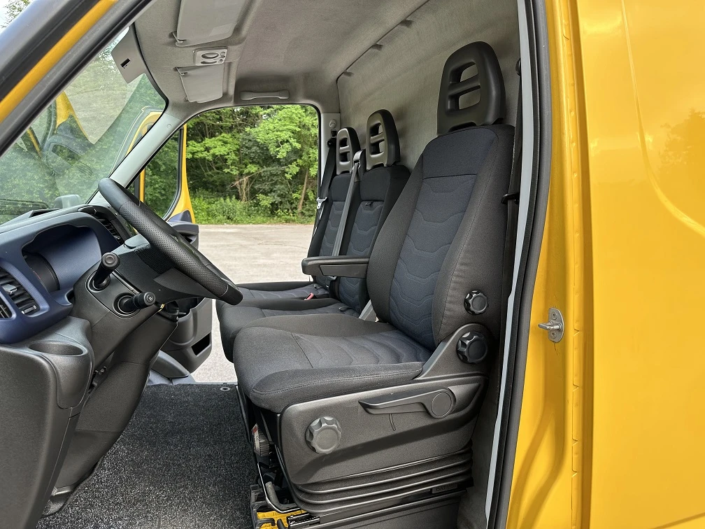Iveco 35S18 3.0L* HI-MATIC* КЛИМА* CР.БАЗА с НАДСТРОЙКА - изображение 9