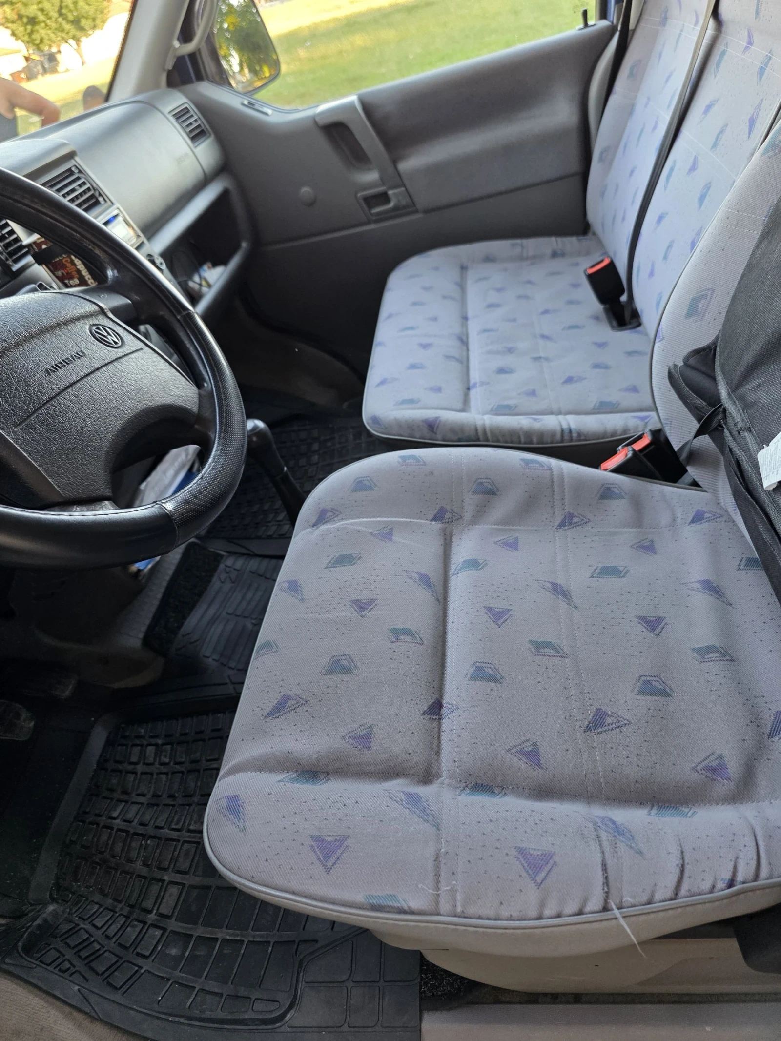 VW Caravelle 2, 5 TDI 9-местен климатик 102, снимка 14 - Бусове и автобуси - 55284595