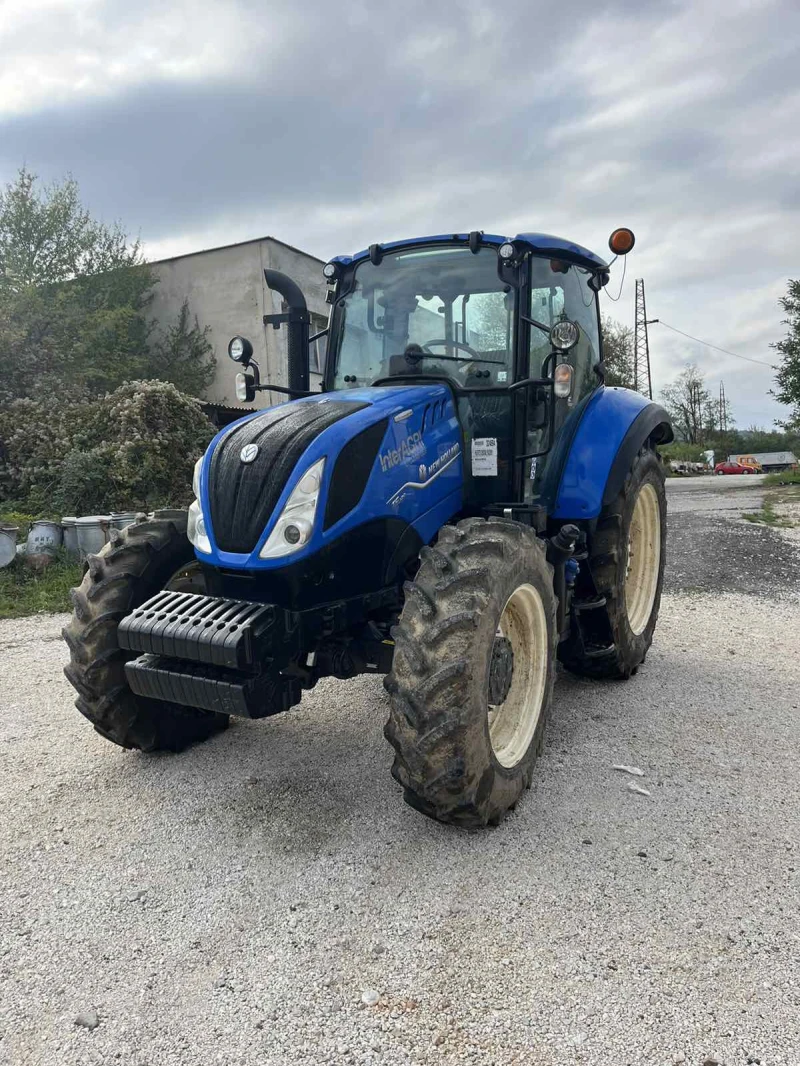 Трактор New Holland T5, снимка 1 - Селскостопанска техника - 47490116