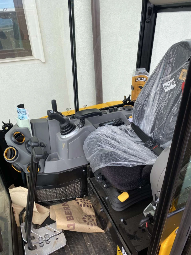 Багер JCB 35Z-1, снимка 9 - Индустриална техника - 52546016