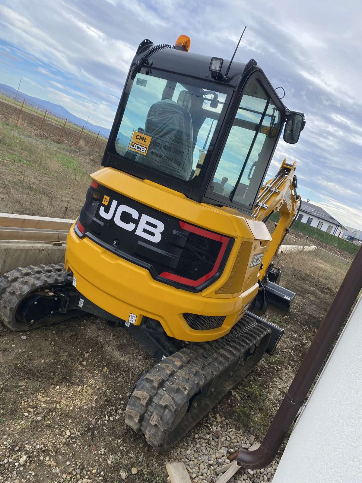 Багер JCB 35Z-1 - изображение 3
