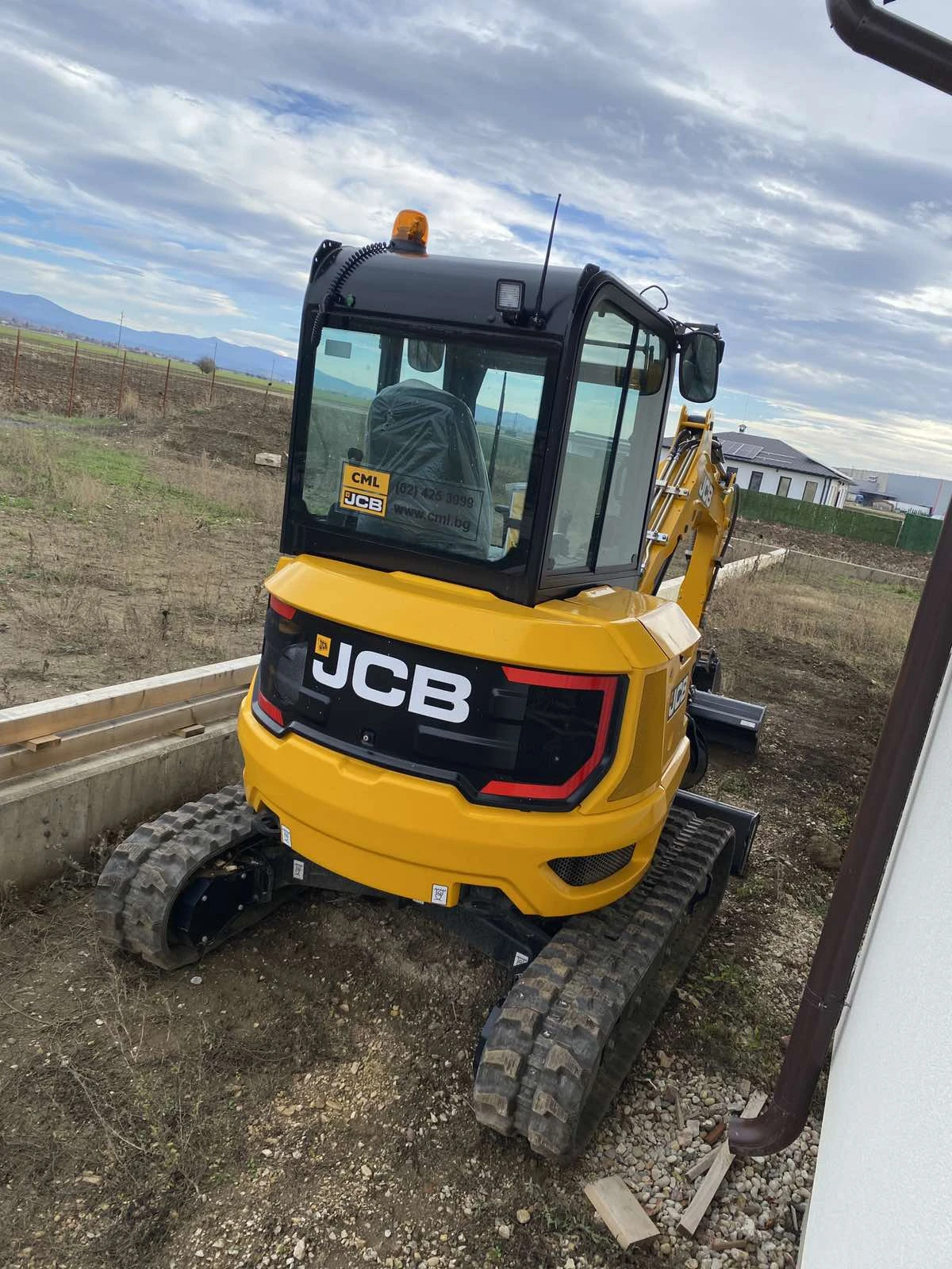 Багер JCB 35Z-1 - изображение 4
