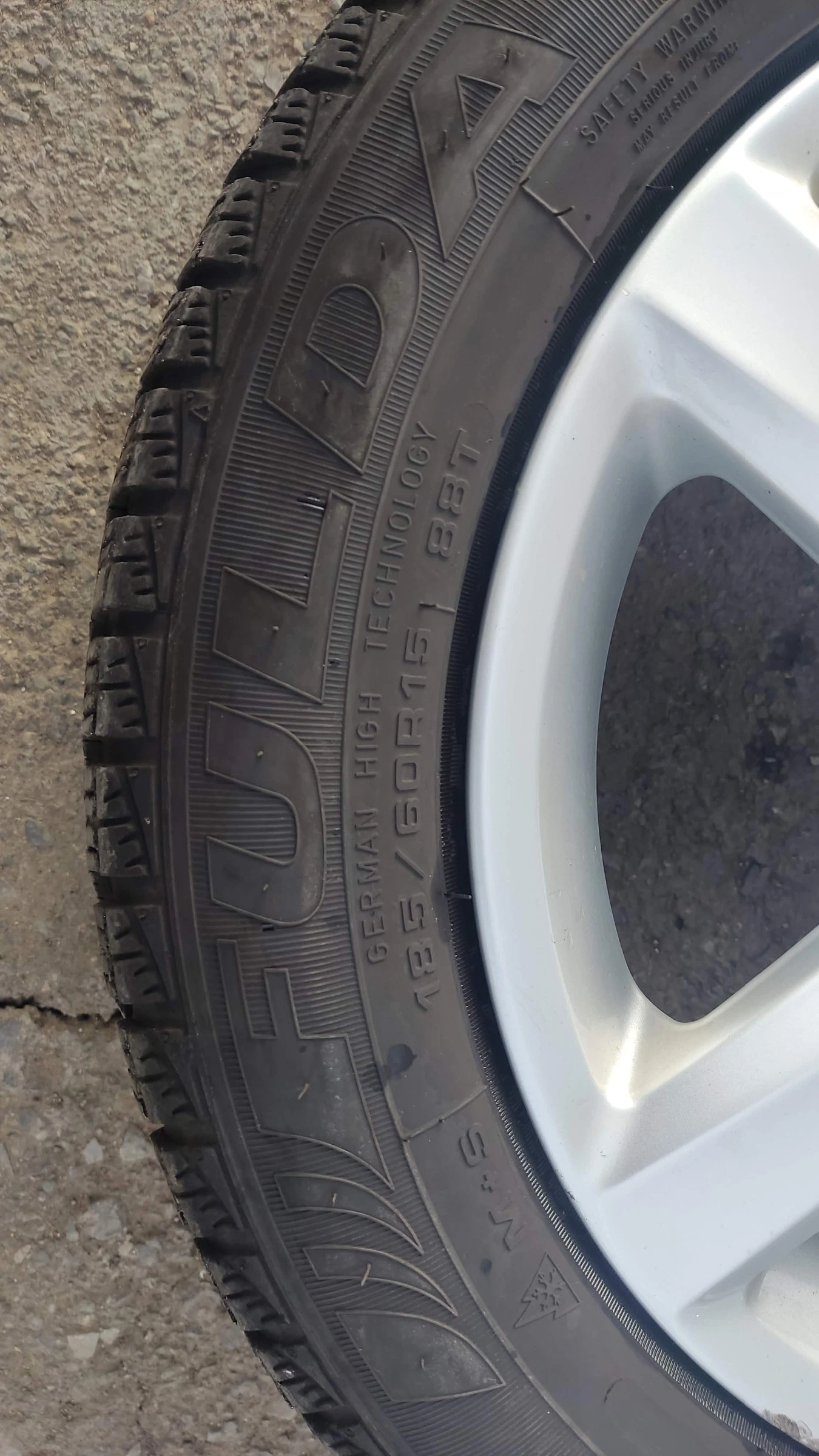 ���� � ������ 185/60R15 �� VW Polo | Mobile.bg � ����������� 2