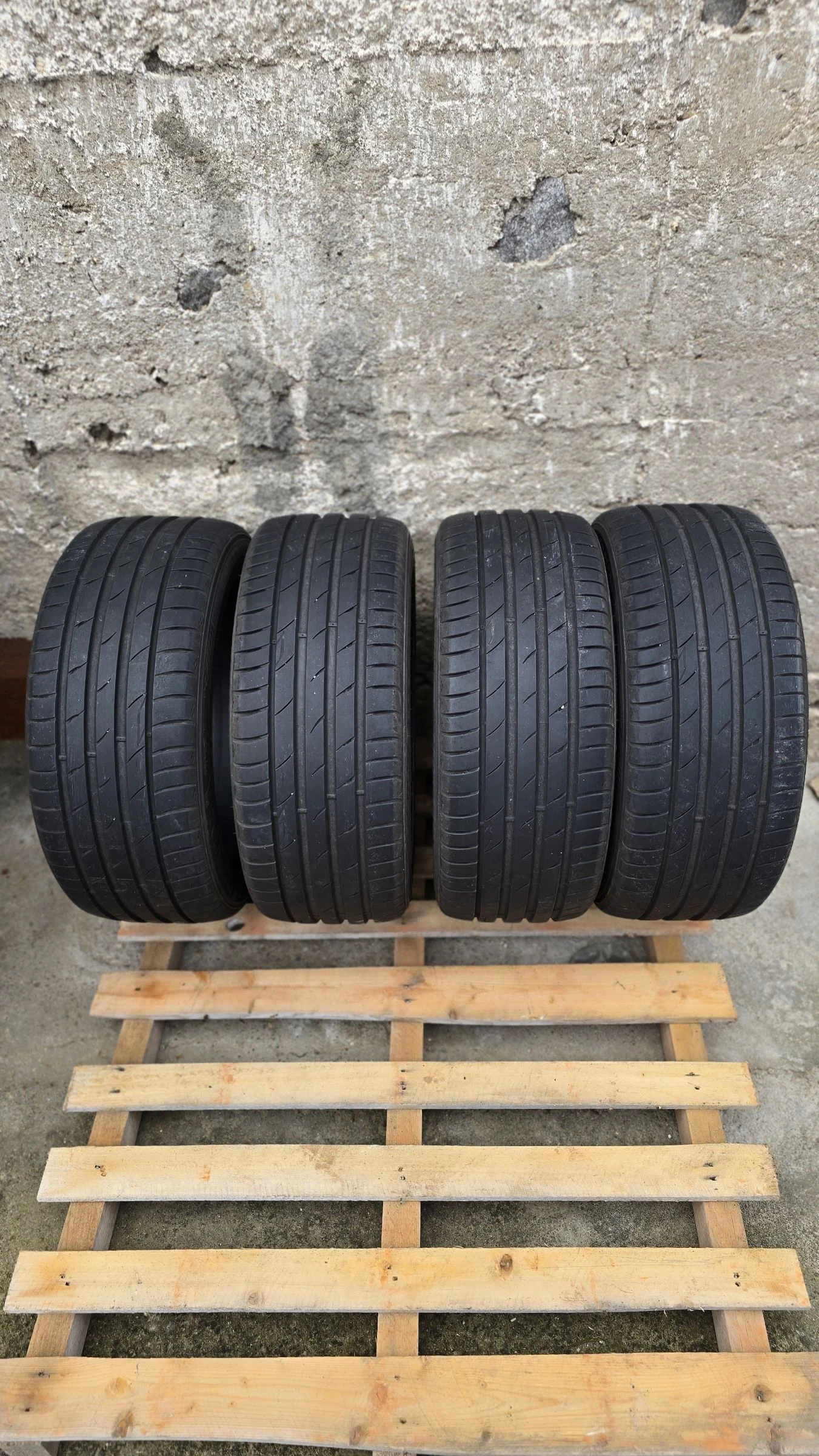 Гуми Летни 235/45R17