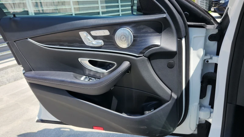 Mercedes-Benz E 300 E300, снимка 7 - Автомобили и джипове - 51573887