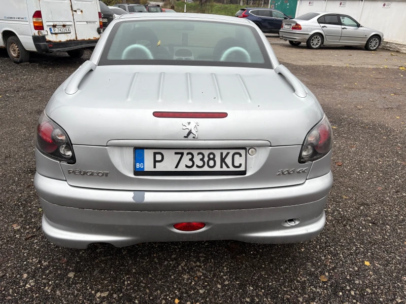 Peugeot 206 Кабрио 1.6i 150.000km, ОБСЛУЖЕН, 2 КОМПЛЕКТА ГУМИ , снимка 3 - Автомобили и джипове - 52664384