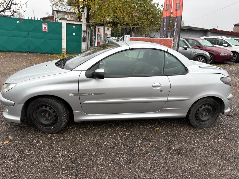 Peugeot 206 Кабрио 1.6i 150.000km, ОБСЛУЖЕН, 2 КОМПЛЕКТА ГУМИ , снимка 2 - Автомобили и джипове - 52664384