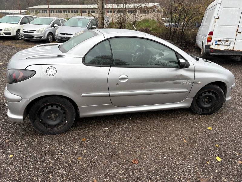 Peugeot 206 Кабрио 1.6i 150.000km, ОБСЛУЖЕН, 2 КОМПЛЕКТА ГУМИ , снимка 4 - Автомобили и джипове - 52664384