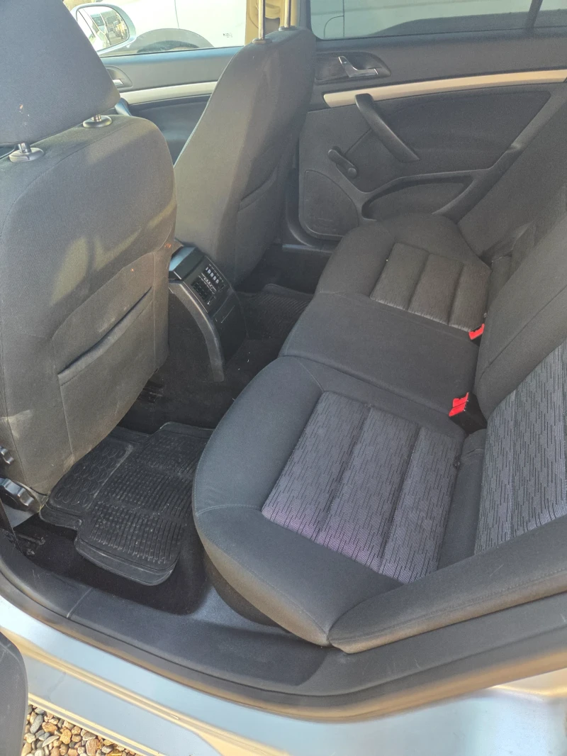 Skoda Octavia 1.6 tdi 4x4 105 k.c, снимка 6 - Автомобили и джипове - 52774424