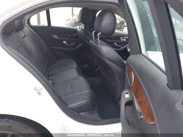 Mercedes-Benz C 300 LUXURY/SPORT, снимка 11 - Автомобили и джипове - 47400779