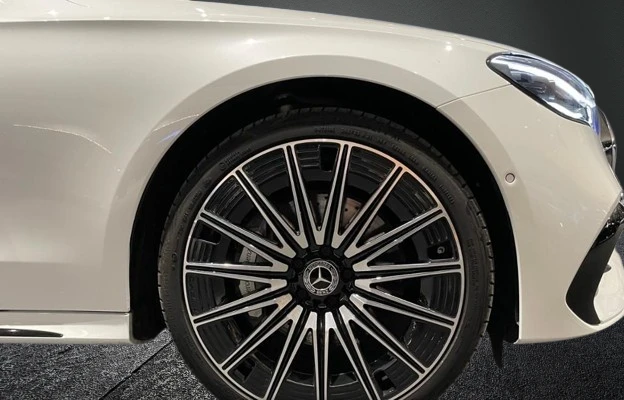 Mercedes-Benz E 450 4Matic = AMG Line = Premium Plus Гаранция - изображение 3