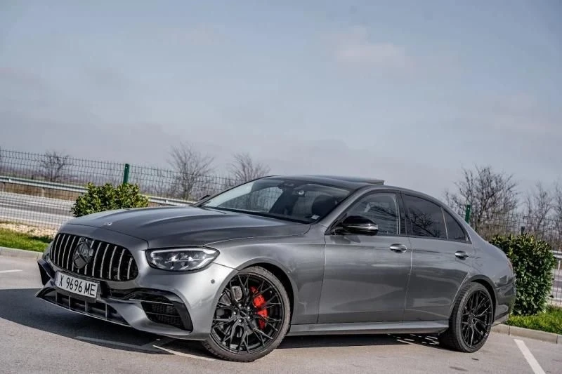 Mercedes-Benz E 220 AMG OPTICA