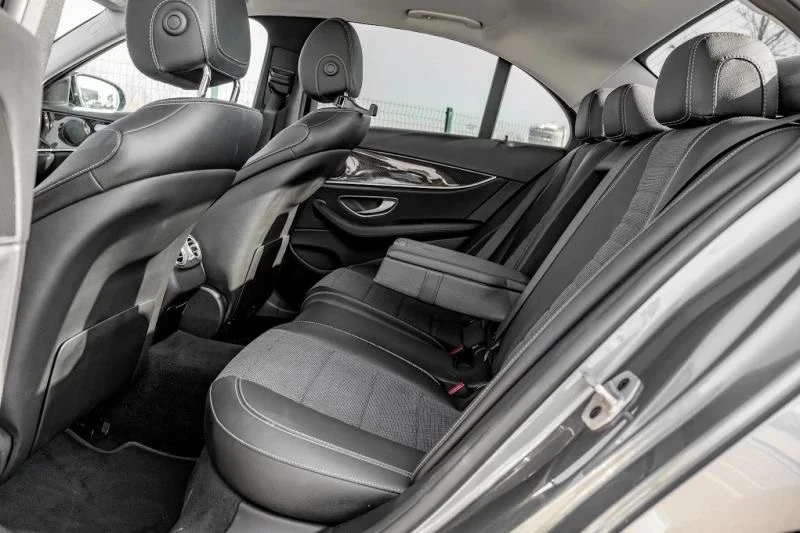 Mercedes-Benz E 220 AMG OPTICA, снимка 10 - Автомобили и джипове - 54401907