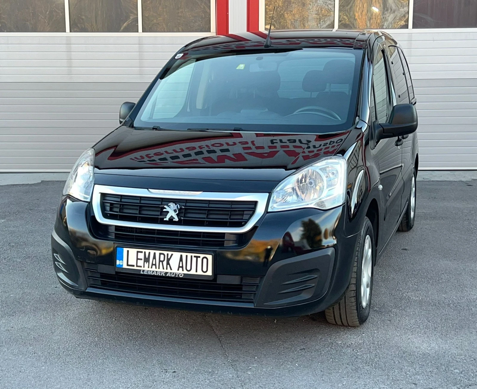 Peugeot Partner 1.2I KLIMATIK 11000KM NAVI EVRO 6B ЛИЗИНГ!!! - изображение 4