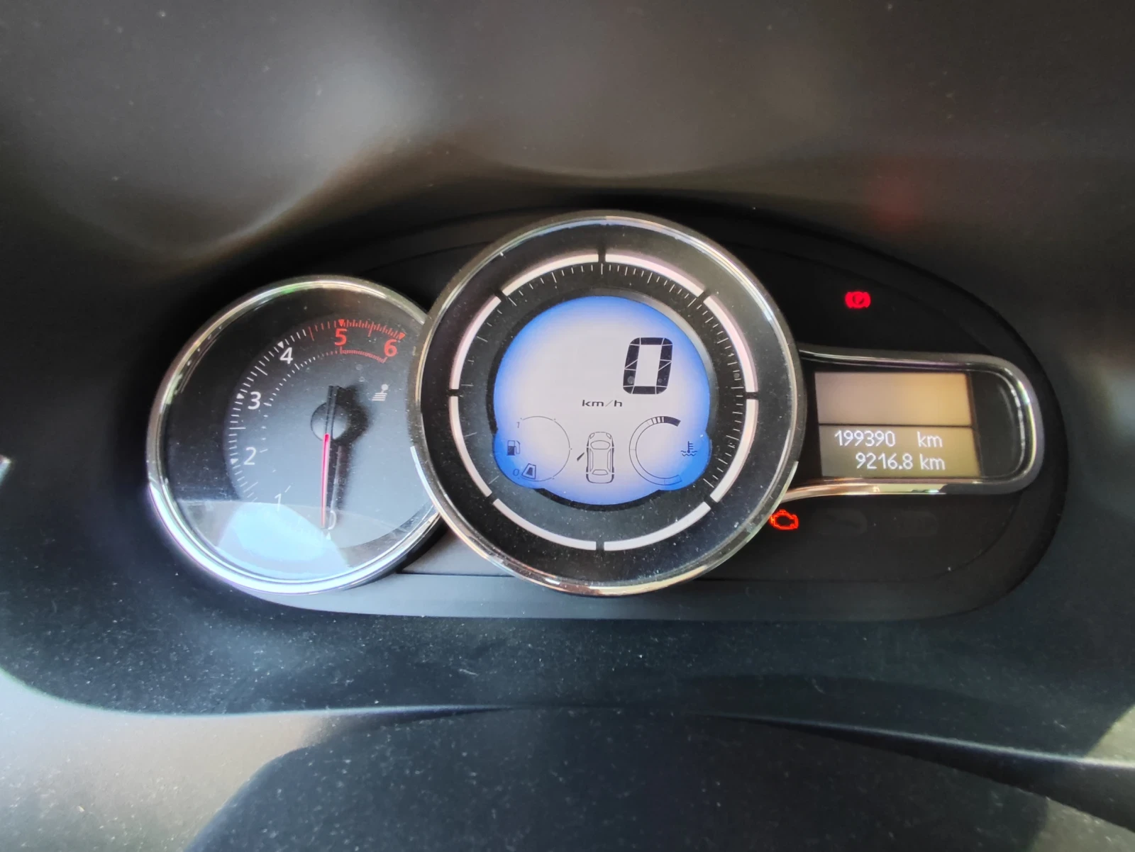 Renault Megane 1.5DCi /110 к.с./N1 /6 ск./E5B /4, 5л/100км - изображение 6
