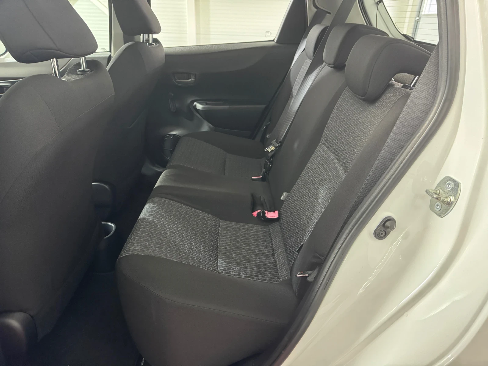 Toyota Yaris 1.0 i - / /  | Mobile.bg   15