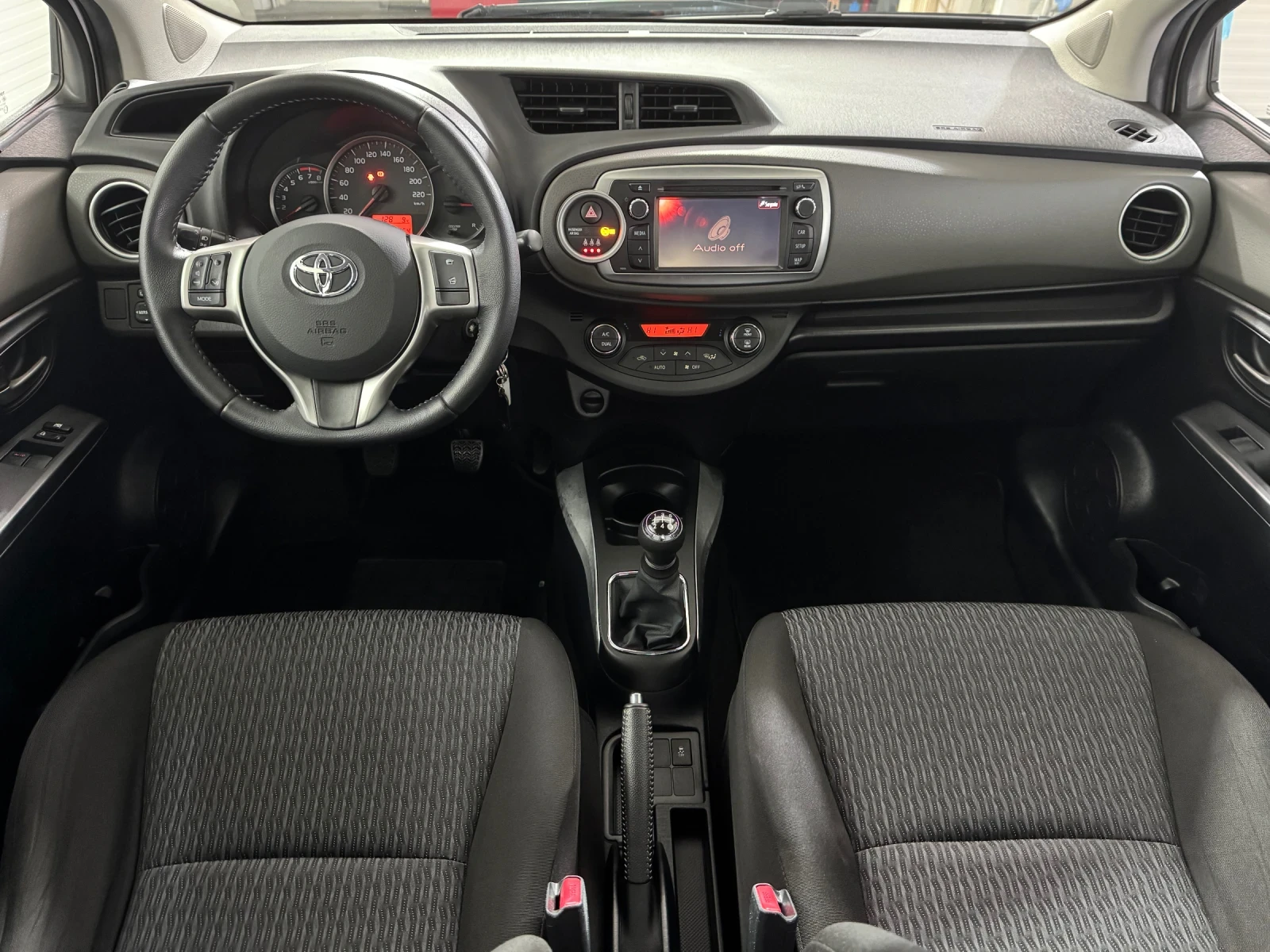 Toyota Yaris 1.0 i - / /  | Mobile.bg   9