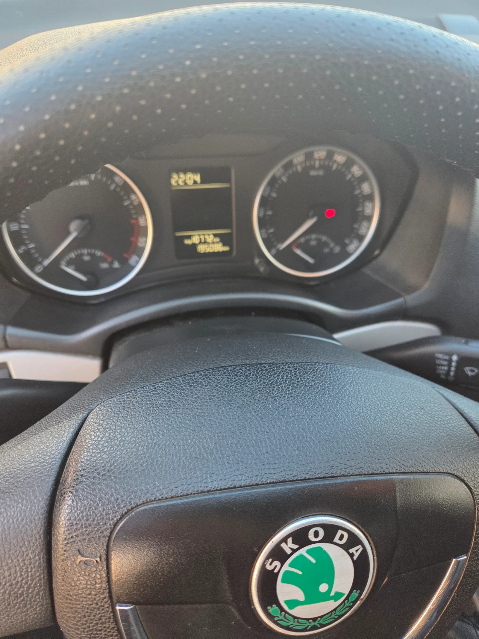 Skoda Octavia 1.6 tdi 4x4 105 k.c - изображение 10