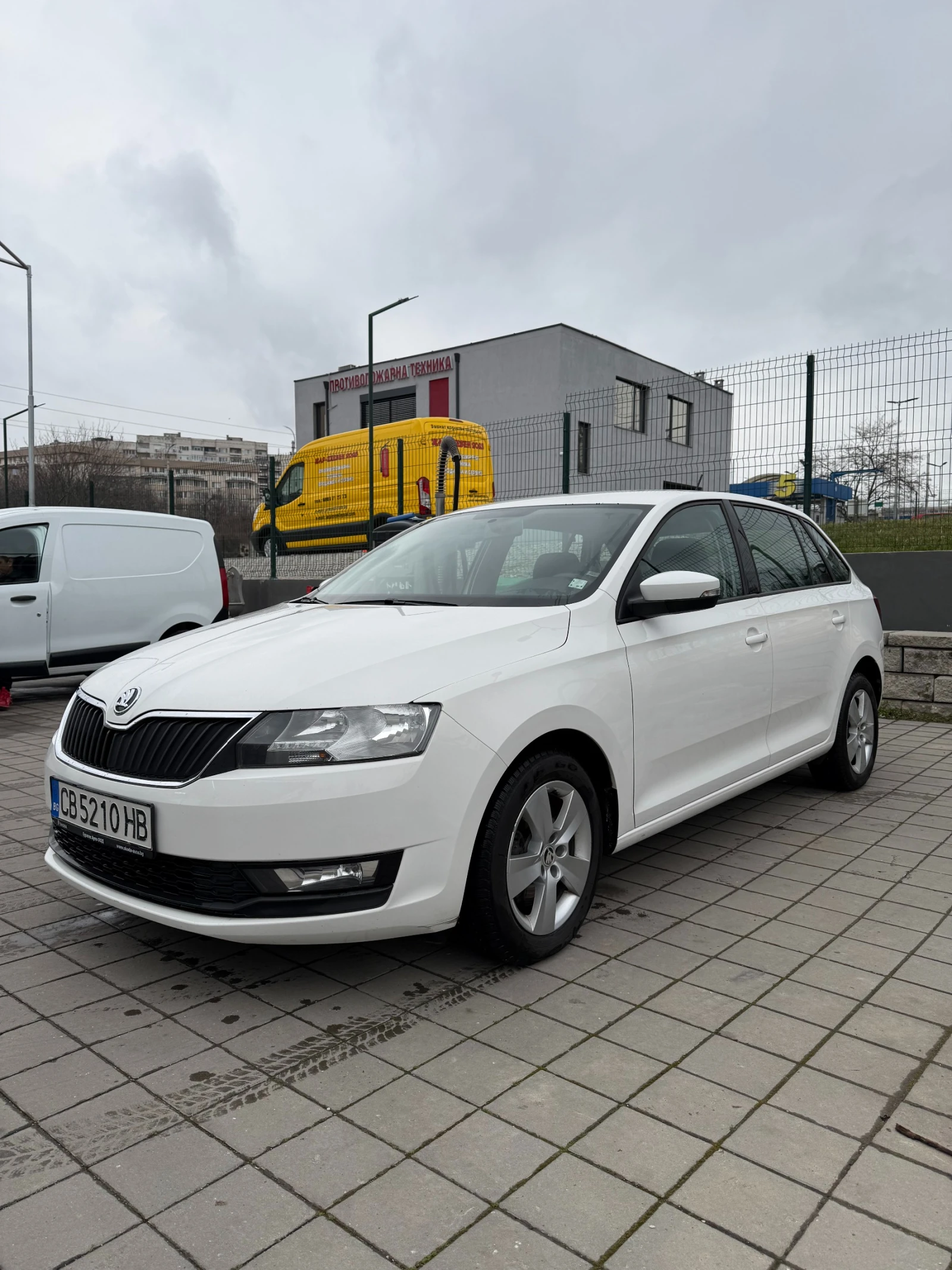 Skoda Rapid 1.0 TSI Spaceback, снимка 3 - Автомобили и джипове - 54013796