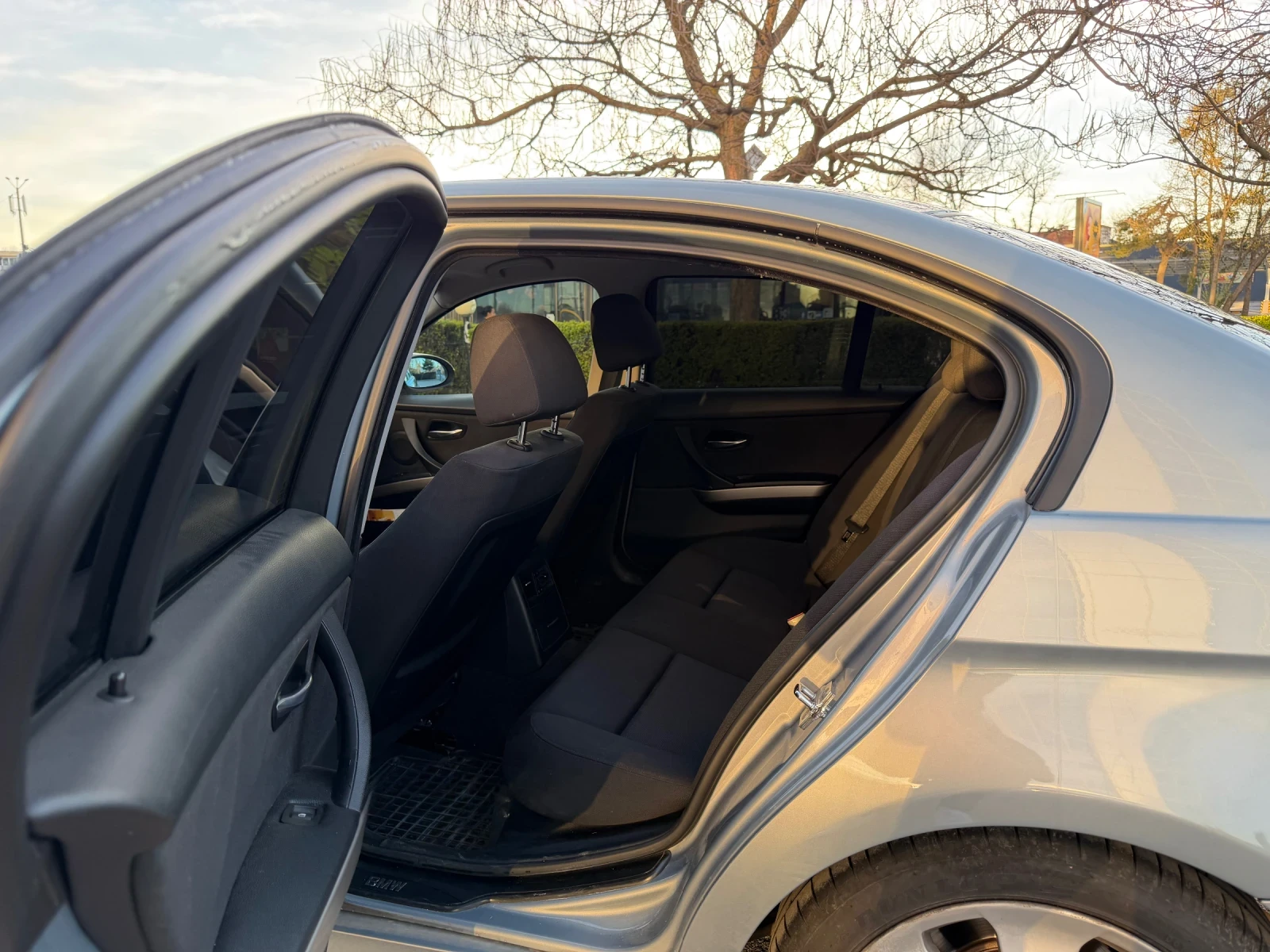 BMW 320, снимка 10 - Автомобили и джипове - 54115287