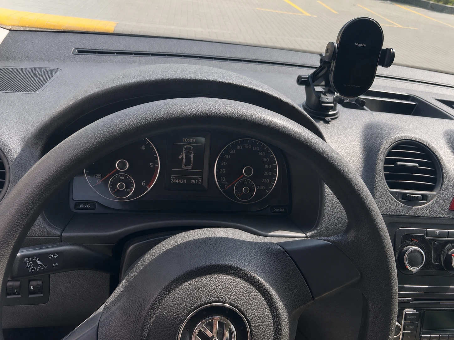 VW Caddy, снимка 5 - Автомобили и джипове - 54620351