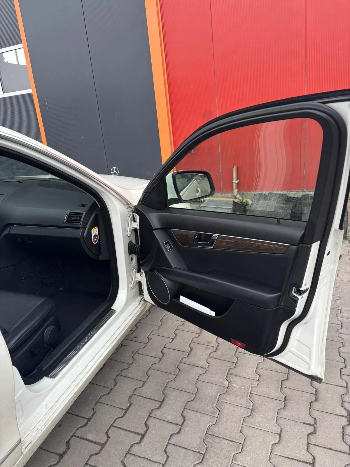 Mercedes-Benz C 220, снимка 10 - Автомобили и джипове - 54691257