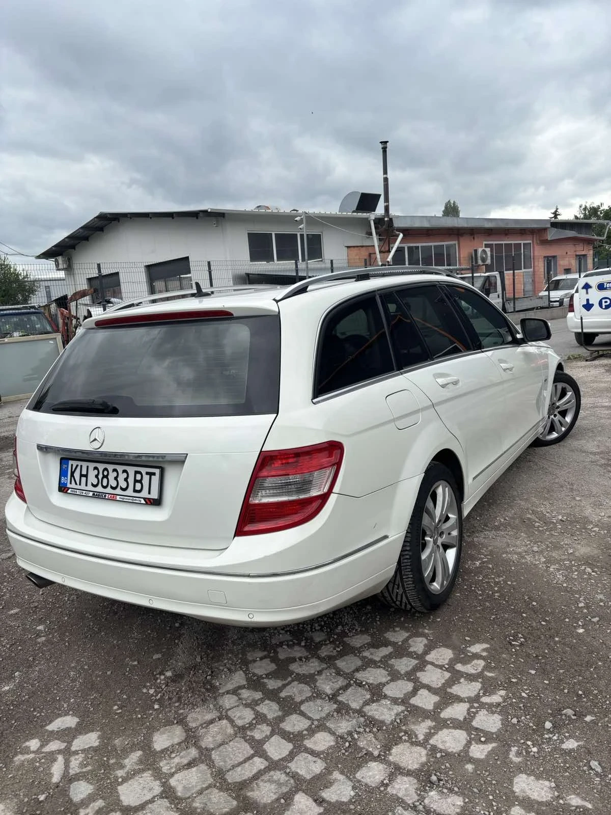Mercedes-Benz C 220, снимка 4 - Автомобили и джипове - 54691257
