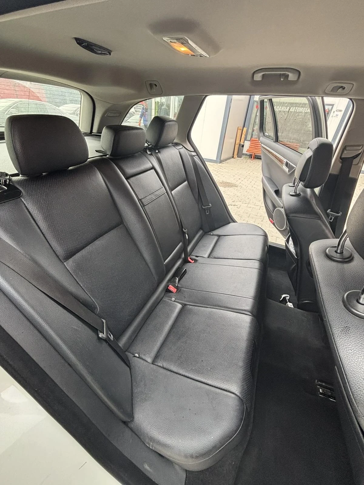 Mercedes-Benz C 220, снимка 9 - Автомобили и джипове - 54691257