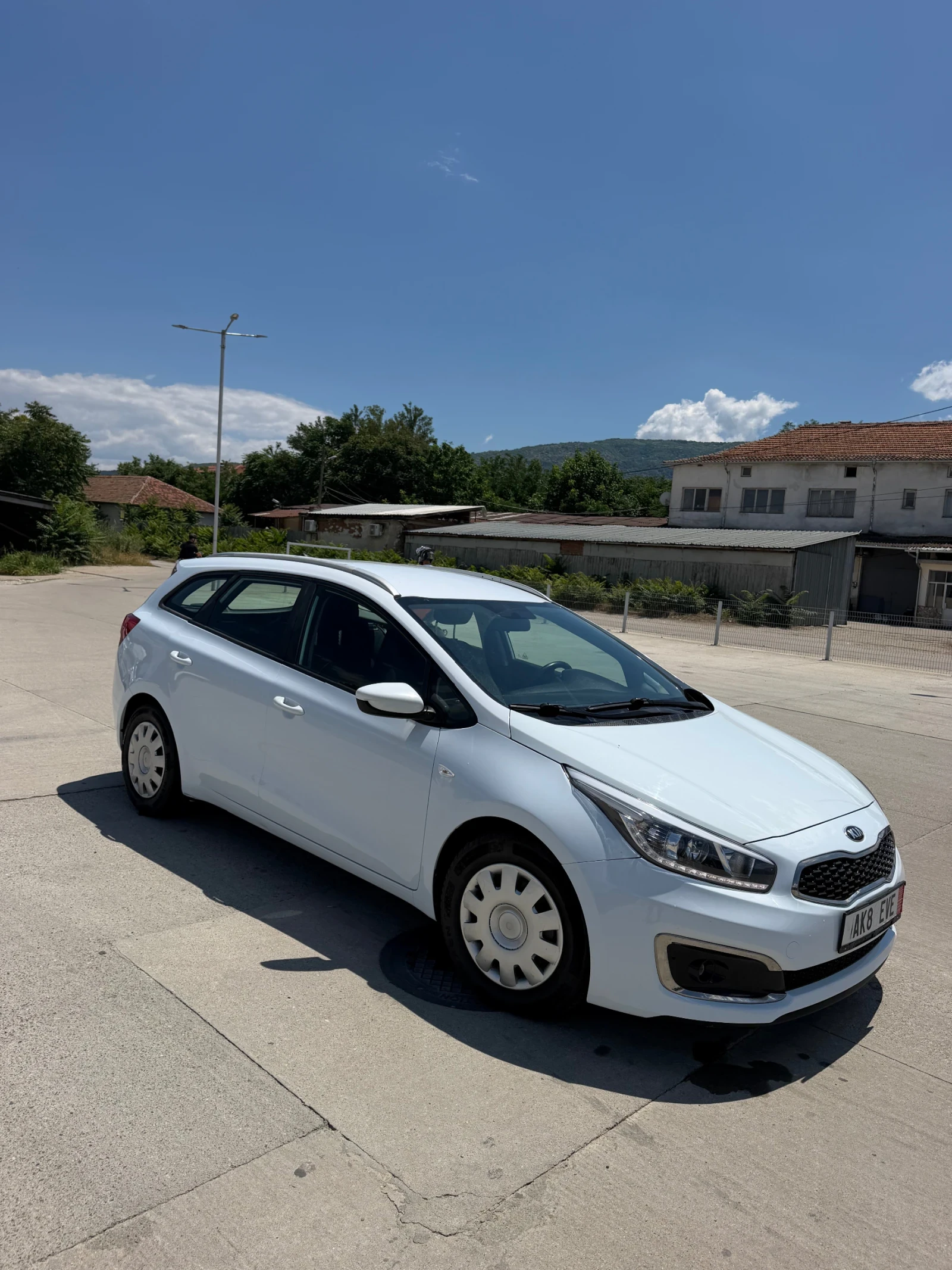 Kia Ceed 1.6 Diesel, снимка 4 - Автомобили и джипове - 54978875