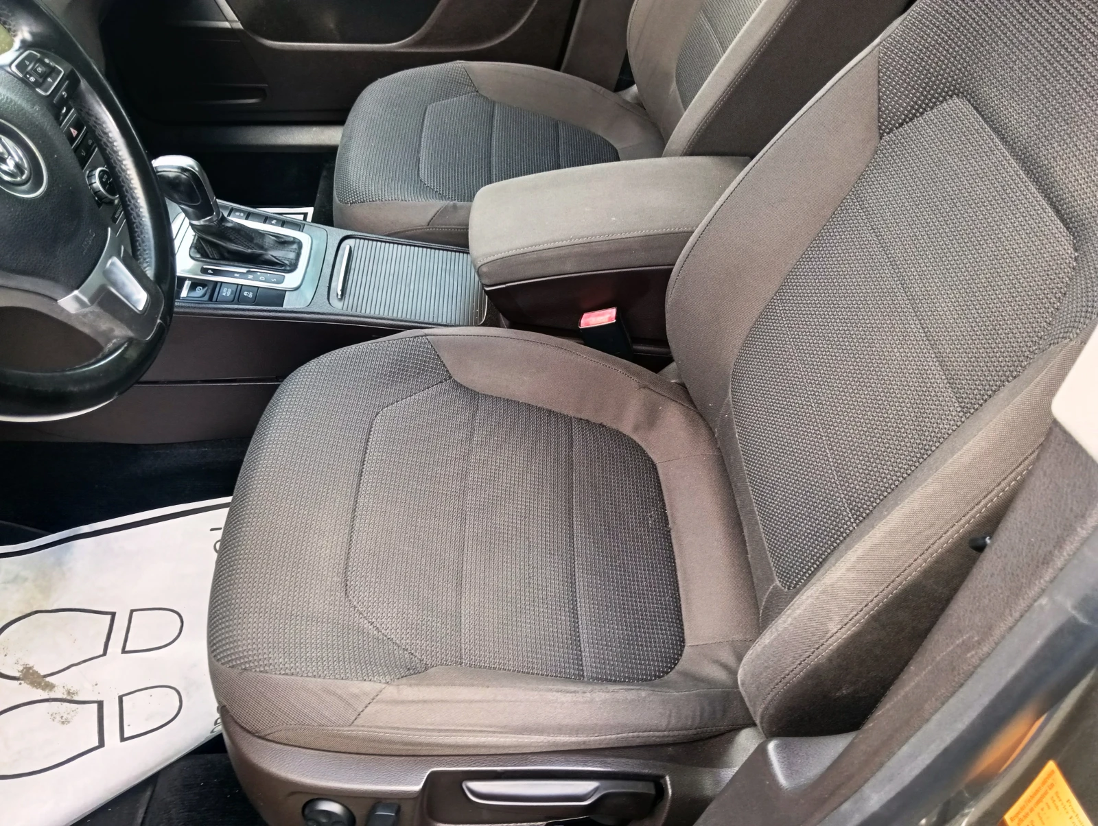 VW Passat 2.0TDI AUTOMAT, снимка 8 - Автомобили и джипове - 55434765