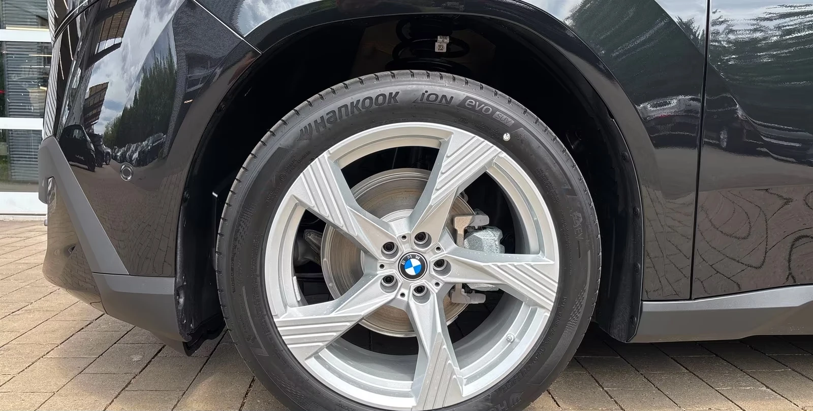 BMW iX3 50 / xDRIVE / H&K / HUD / PANORAMIC VISION, снимка 4 - Автомобили и джипове - 55464893